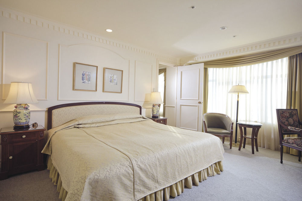 צ'יבה Hotel The Manhattan מראה חיצוני תמונה