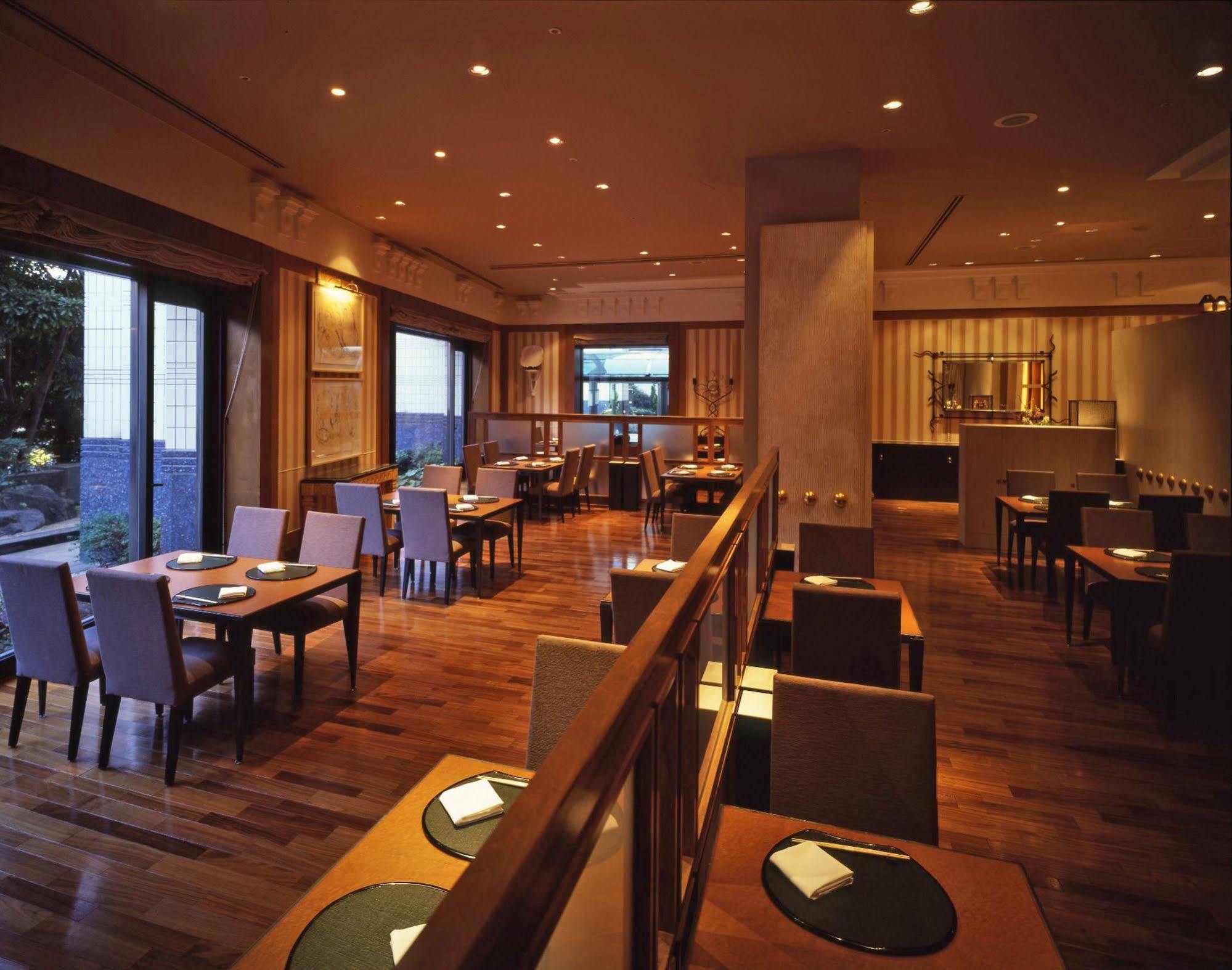 צ'יבה Hotel The Manhattan מראה חיצוני תמונה