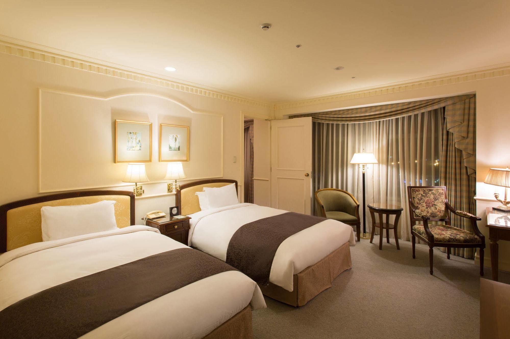 צ'יבה Hotel The Manhattan מראה חיצוני תמונה